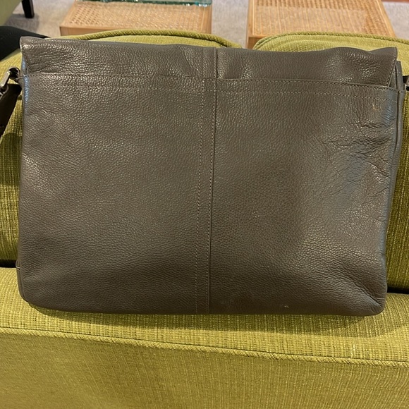 Coach “Camden” Pebbled Leather Unisex Messenger Bag - Picture 6 of 16